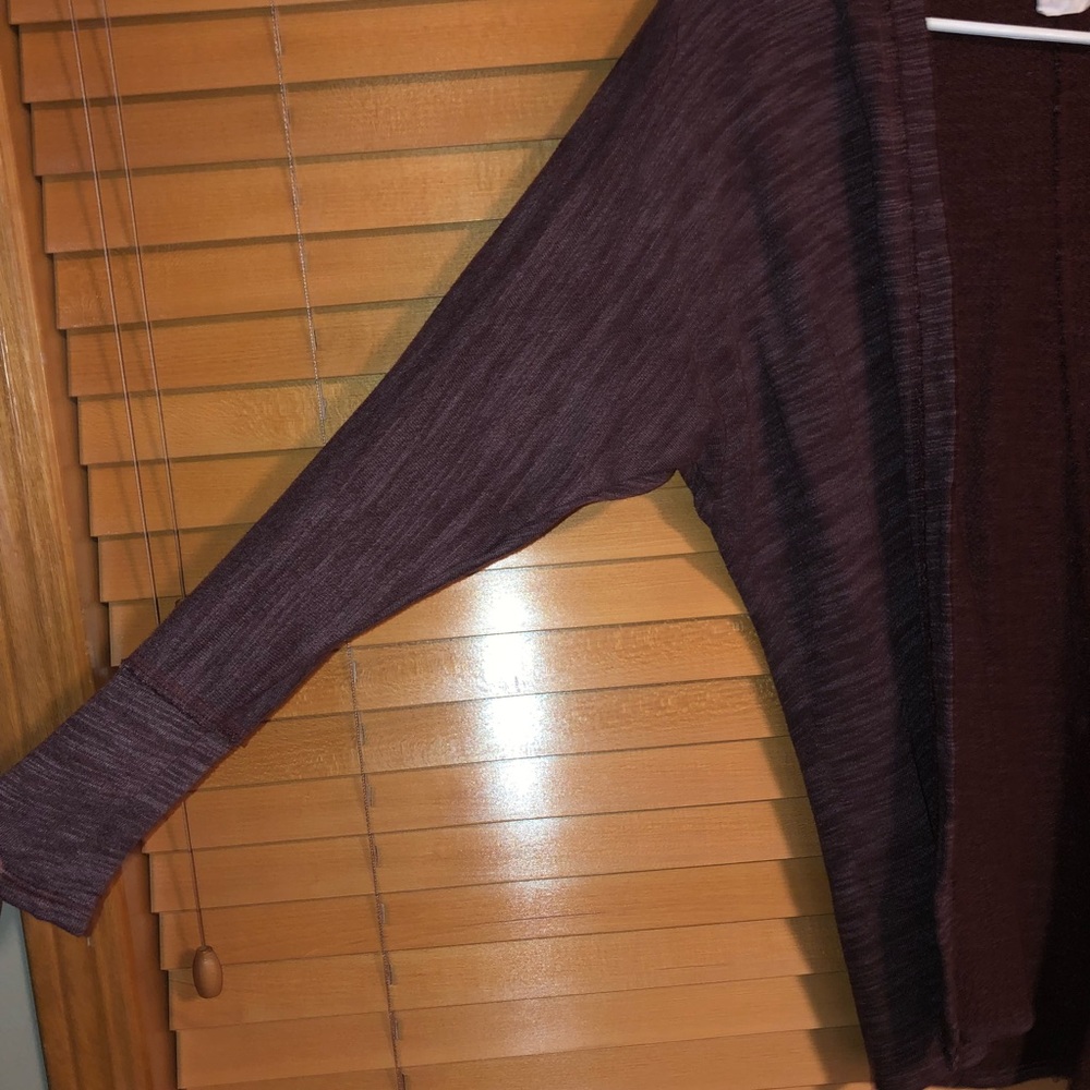 Maroon pull over sweater - Picture 2 of 4